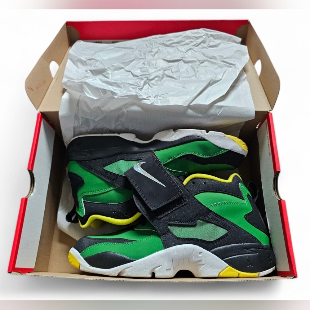 Nike Air Diamond Turf Sneakers Oregon Ducks Theme, Men's 10.5, Great Condition - Picture 11 of 13
